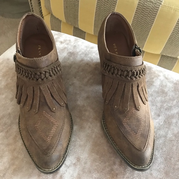 Very Volatile Los Angeles Fringe Ankle Boot
